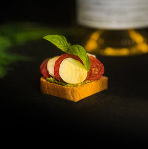 
                  
                    Caprese Bites (8pc) - Premium Canapés - yacht2yacht.delivery - Yacht Catering - Yacht Delivery - Yacht Charter Mallorca
                  
                